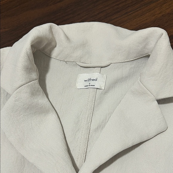 Aritzia Off-White Collared Shirt - Picture 2 of 3